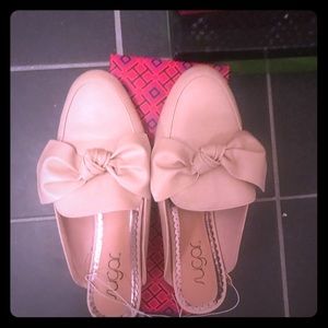 Cute Sugar bow flats !!